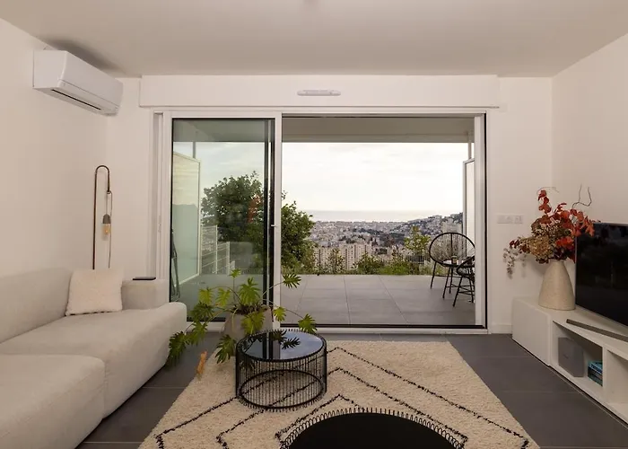 Appartement Avec Vue Mer, Terrasse Privee Et Piscine